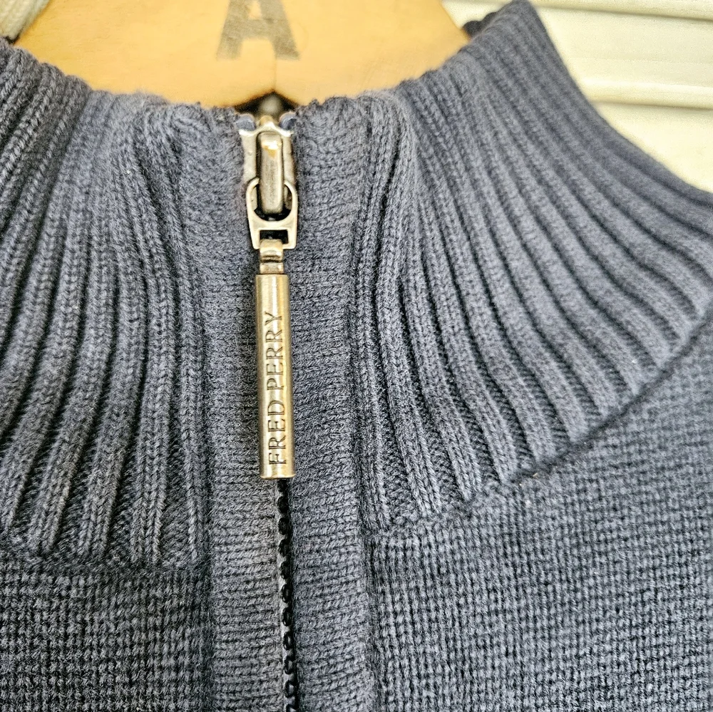 Vintage 90s Fred Perry zip up S **flaws** - Picture 2 of 13